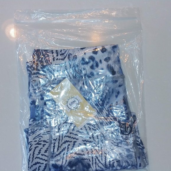 S.O.M. (IAB | MFG.) Blue Leopard 5" Pocket Shorts - Picture 10 of 10